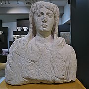 Busto de una dama romana, Los Castellares (Puente Genil).jpg