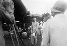 Inauguration du premier vol de la KNILM pour Semarang et Bandung en novembre 1928 par le gouverneur-général Jhr. M.. A.C.D. de Graeff à l'aéroport de Tjililitan à Batavia