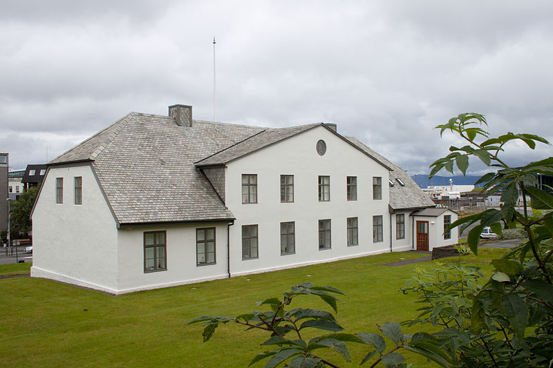 Fichier:Cabinet building, Reykjavík 2014-07-28.jpg