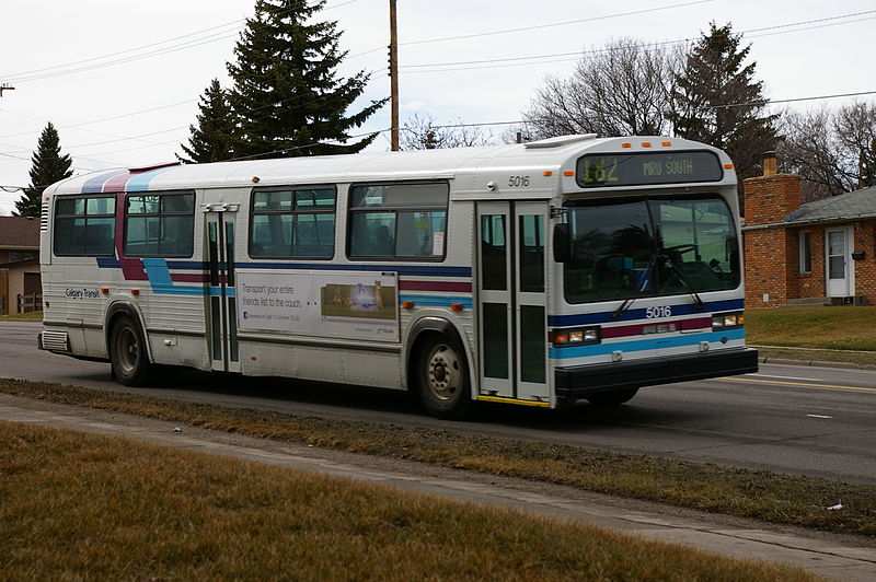 File:Calgary Transit-MCI Classic 5016.JPG