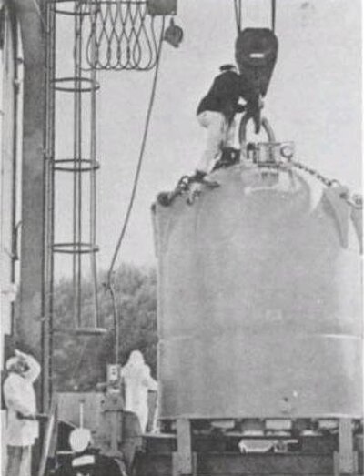 Fifty-ton shipping cask built at Oak Ridge National Laboratory which can transport up to 1 gram of 252Cf. Large and heavily shielded transport contain