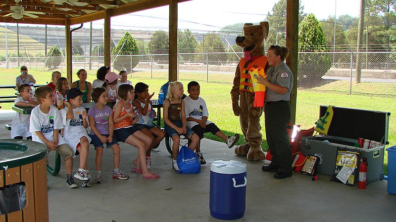 File:Children Learn Water Safey (4742518306).jpg