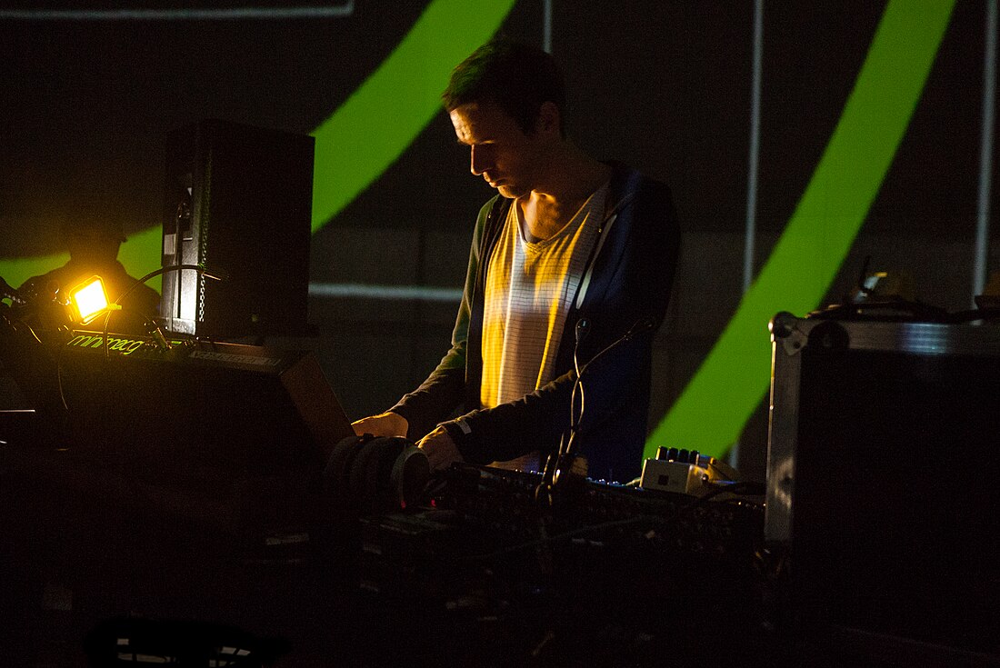 File:Clark-Soundcheck-Mutek-2013.jpg