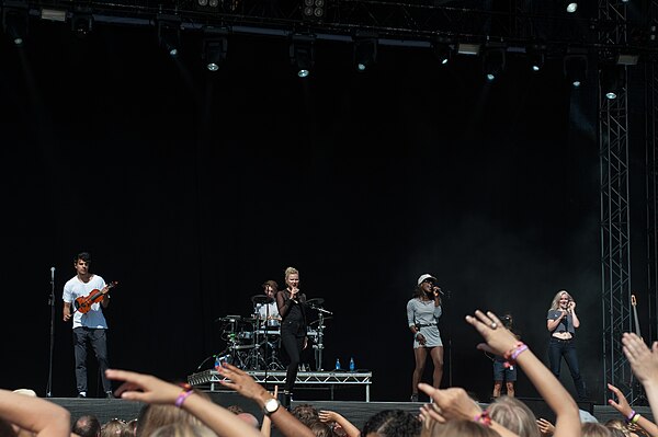 Clean Bandit, along with singers Florence Rawlings and Elisabeth Troy, at Way Out West in Gothenburg, Sweden, August 2014