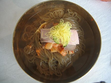 Fail:Cold_Noodles_at_Famous_Okryu_Restaurant_(10108835864).jpg