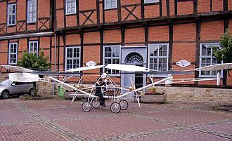 Replica - unable to fly - of the Cornu No. II in front of the Hubschraubermuseum Buckeburg Cornu Nr 2 Nachbau vor Hubschraubermuseum 11 07 2008.jpg