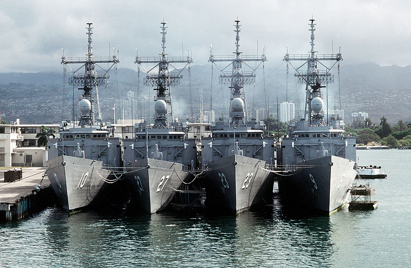 File:DN-ST-91-12038 RIMPAC 88 Frigates.jpg