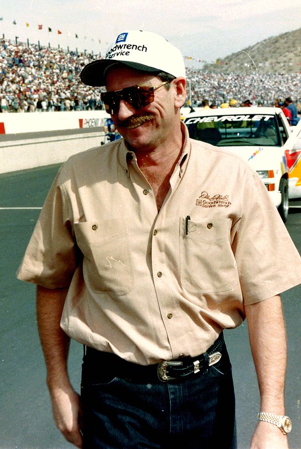 Earnhardt at Phoenix International Raceway.