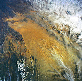 Спутниковое изображение пустыни Лоп и бассейна Лобнорского моря.