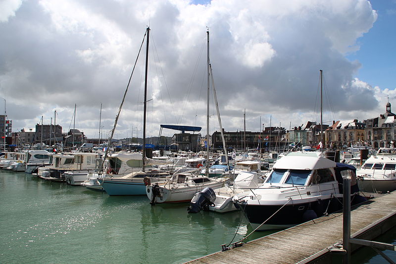 File:Dieppe Quai Henri IV 2012 08.jpg