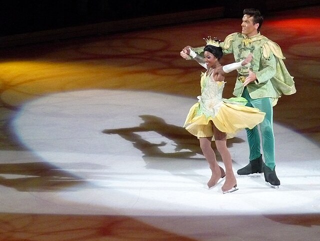 Tiana and Prince Naveen in Disney on Ice.