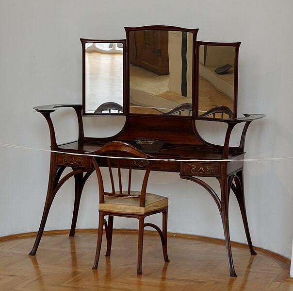 File:Dressing table with chair Charles Plumet 1896.jpg