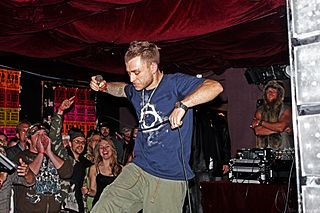 <span class="mw-page-title-main">Dub FX</span> Australian musician and street performer