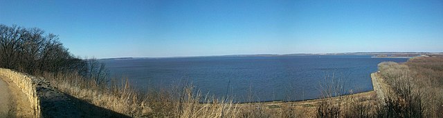 Panoramic view of the Mississippi River from Eagle Point Park