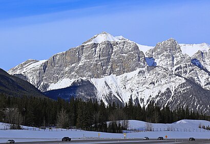 How to get to East End Of Rundle with public transit - About the place