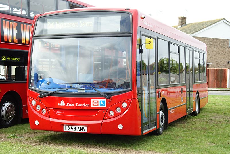 File:East London bus 36049 (LX59 ANV), 2009 Canvey Island bus rally.jpg