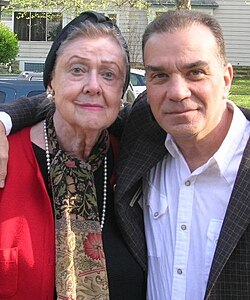 Elizabeth Wilson ja Alan Safier vuonna 2011.
