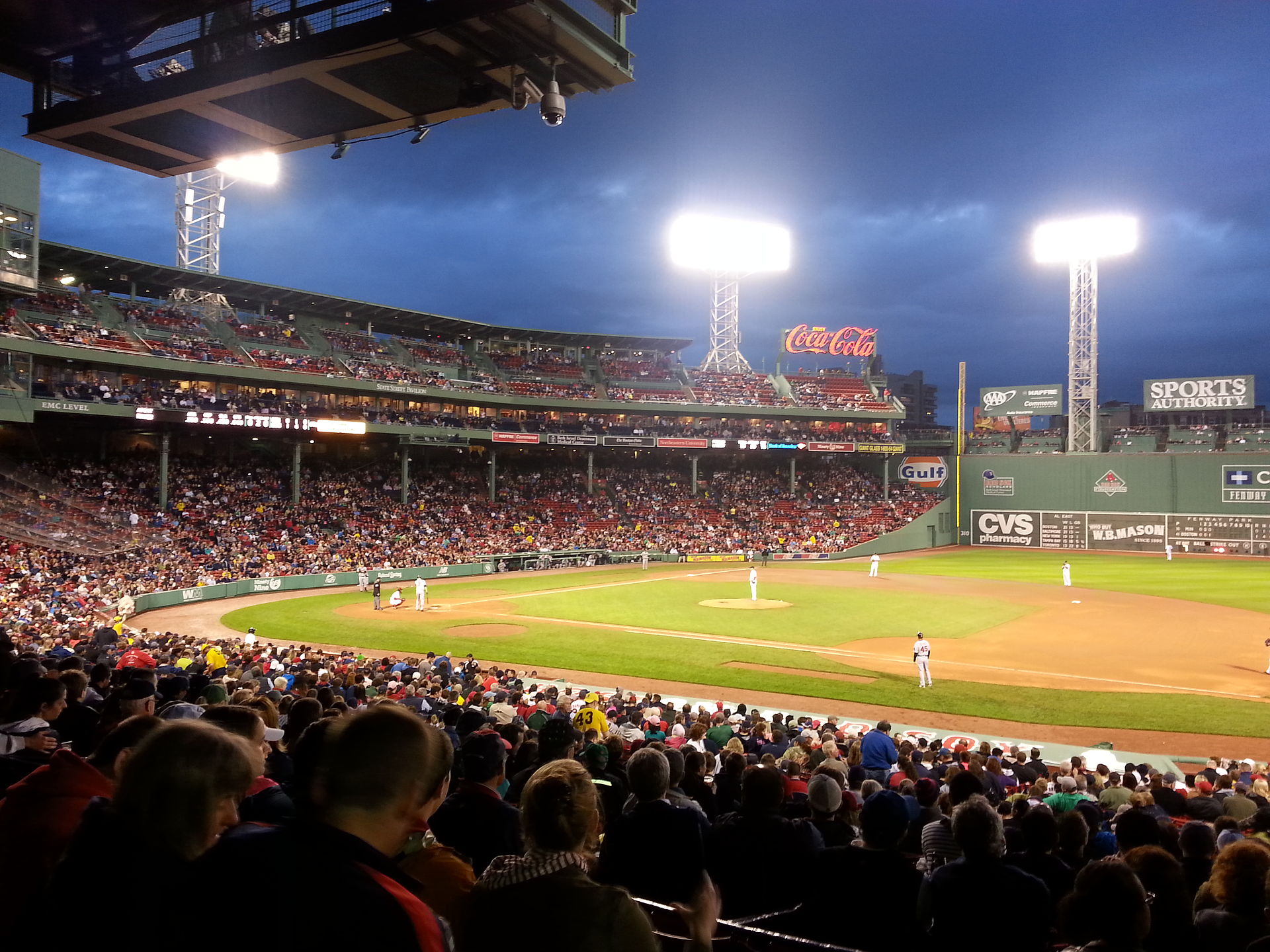 1920px-Fenway_baseball_stadium.jpeg