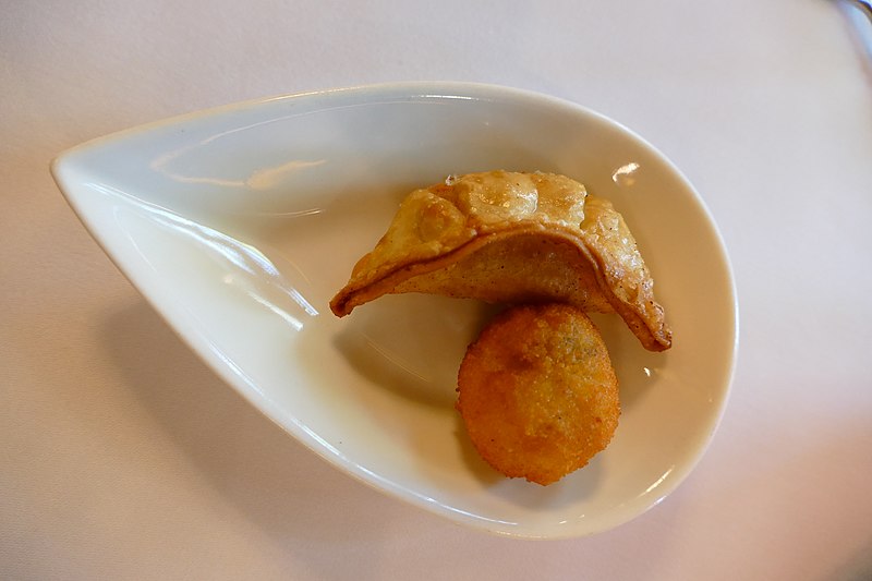 File:Food in Barcelona 01.jpg