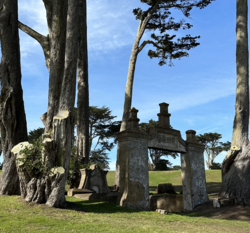 Former Chinese grave, Lincoln Park, San Francisco.png