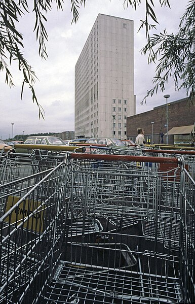 File:Frölunda torg - KMB - 16001000010905.jpg