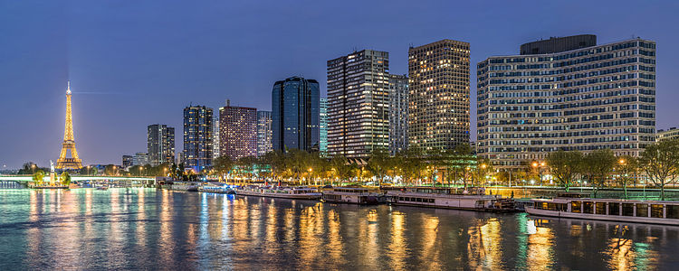 Front de Seine at night