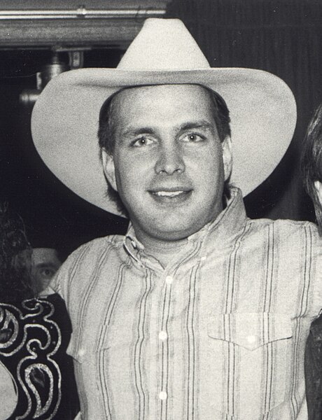 File:Garth Brooks with Jennie Frankel and John Ford Coley at the Country Music Awards (cropped).jpg