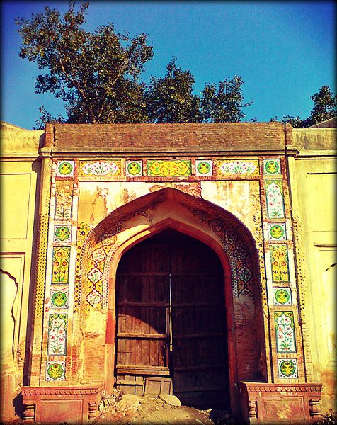 File:Gate of Shalimar Gardens.jpg