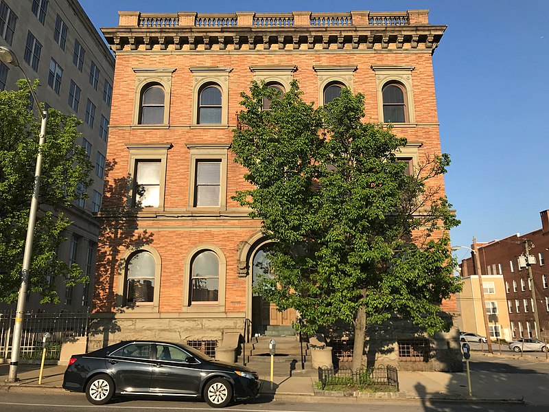 File:Goucher House (1892; Stanford White, architect), 2313 Saint Paul Street, Baltimore, MD 21218 (41150400405).jpg