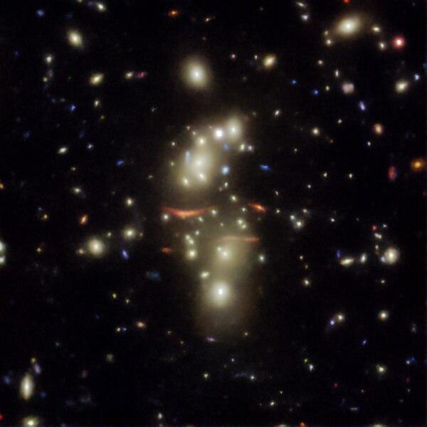 File:Gravitational lens found in the DESI Legacy Surveys data (noirlab2104d).tiff