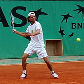 Gustavo Kuerten at the 2005 French Open Gustavo Kuerten French Open 2005.jpg