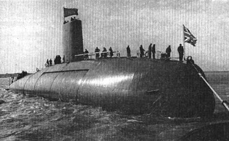Tập_tin:HMS_Dreadnought_(S101)_after_launch_1960.jpg