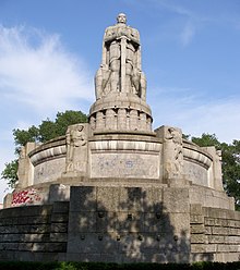 Hamburg-Bismarck-Denkmal-frontal.jpg