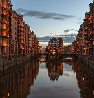 Speicherstadt - Das Wasserschloss illuminiert