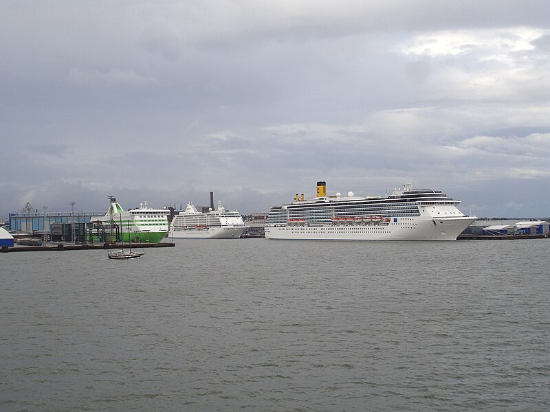 File:Helsinki Harbour.jpg