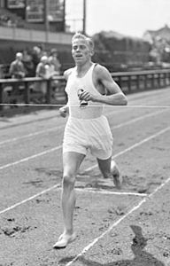 Henry Nielsen (athlete) 1930.jpg