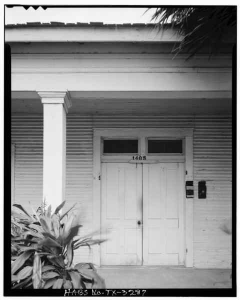 File:Historic American Buildings Survey, Bill Engdahl for Hedrich-Blessing, Photographers, February, 1979 ENTRANCE DOORS. - Trevino House, 1405 East Jefferson Street, Brownsville, HABS TEX,31-BROWN,18-5.tif