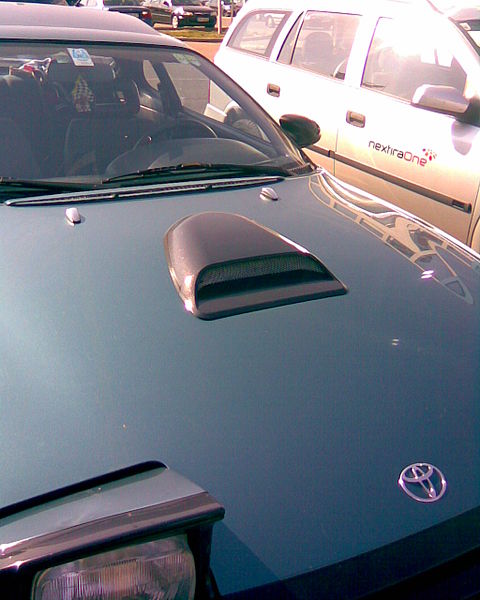 File:Hood scoop toyota PNr°0001.jpg