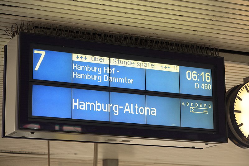 File:I11 363 Bf Hannover Hbf, Verspätungsanzeige.jpg