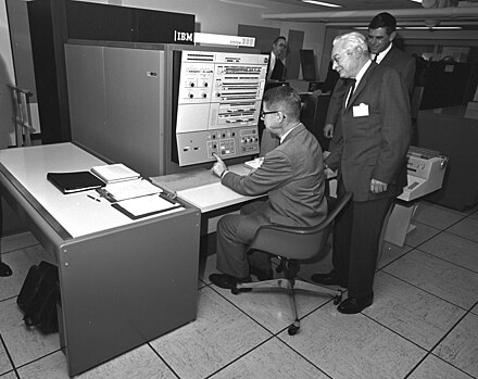 Интегрированные компьютеры. Компьютер IBM System/360. Компьютер третьего поколения IBM 360. IBM System/360 1964. Третье поколение поколение ЭВМ IBM—360,.