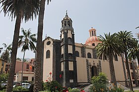 Iglesia de la Concepción La Orotava lateral.JPG