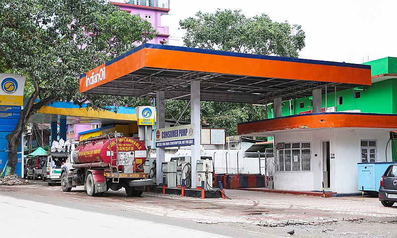 File:Indian Oil petrol station, Rangpo, Sikkim.jpg