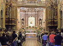 Apse with polychrome marblesr Interno Carmine2.JPG