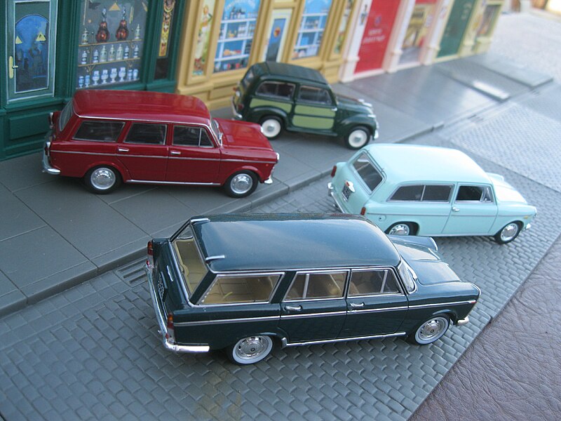 File:Italian Estate Cars - Fiat 500C Belvedere, 1100 Famigliare & 2300 Station Wagon, plus Lancia Appia Giardinetta Viotti (10120505576).jpg