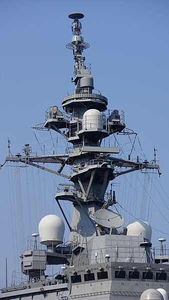 File:JS Atago（DDG-177） Mast in Tenpouzan Port 20140426.JPG