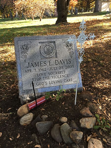 File:James E. Davis - Evergreens Cemetery.jpg