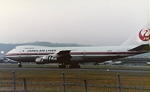 Japan Airlines B747SR-46 (JA8119) at Itami Airport in 1984.jpg