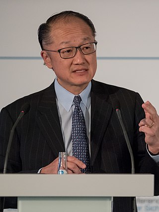 Fortune Salaire Mensuel de Jim Yong Kim Combien gagne t il d argent ? 1 000,00 euros mensuels