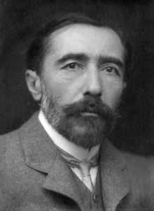 Conrad vào năm 1904, chụp bởi George Charles Beresford