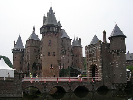 Tập_tin:Kasteel_de_haar_22_juli_06_(13).jpg